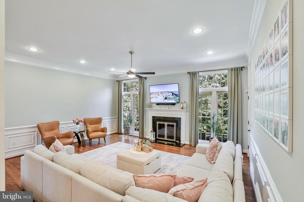 18301 Mid Ocean Pl