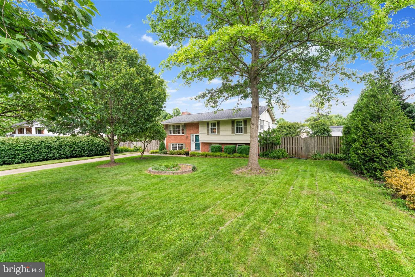1010 Tuscarora Dr SW