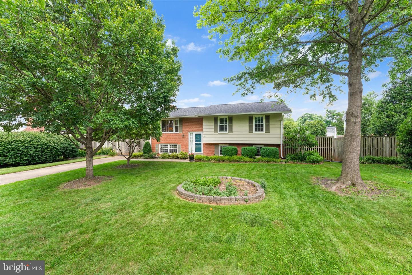 1010 Tuscarora Dr SW