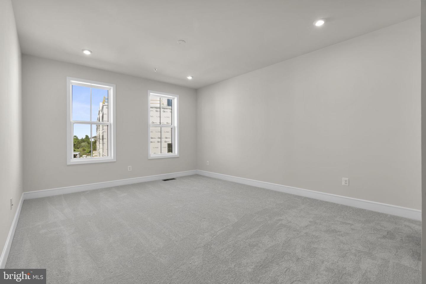 43290 Farringdon Sq