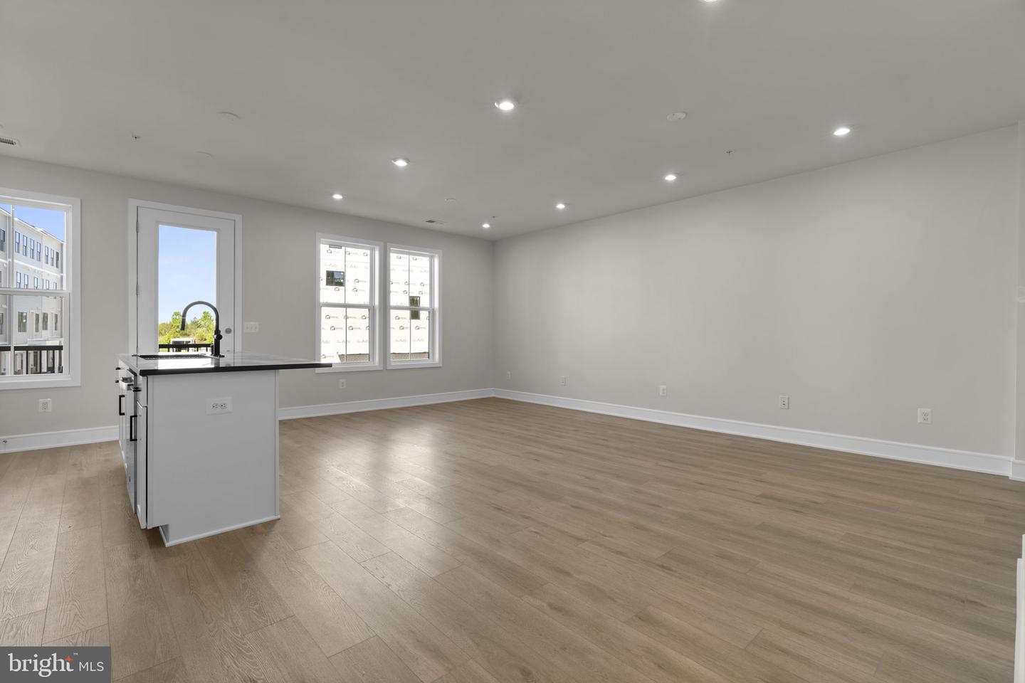 43290 Farringdon Sq