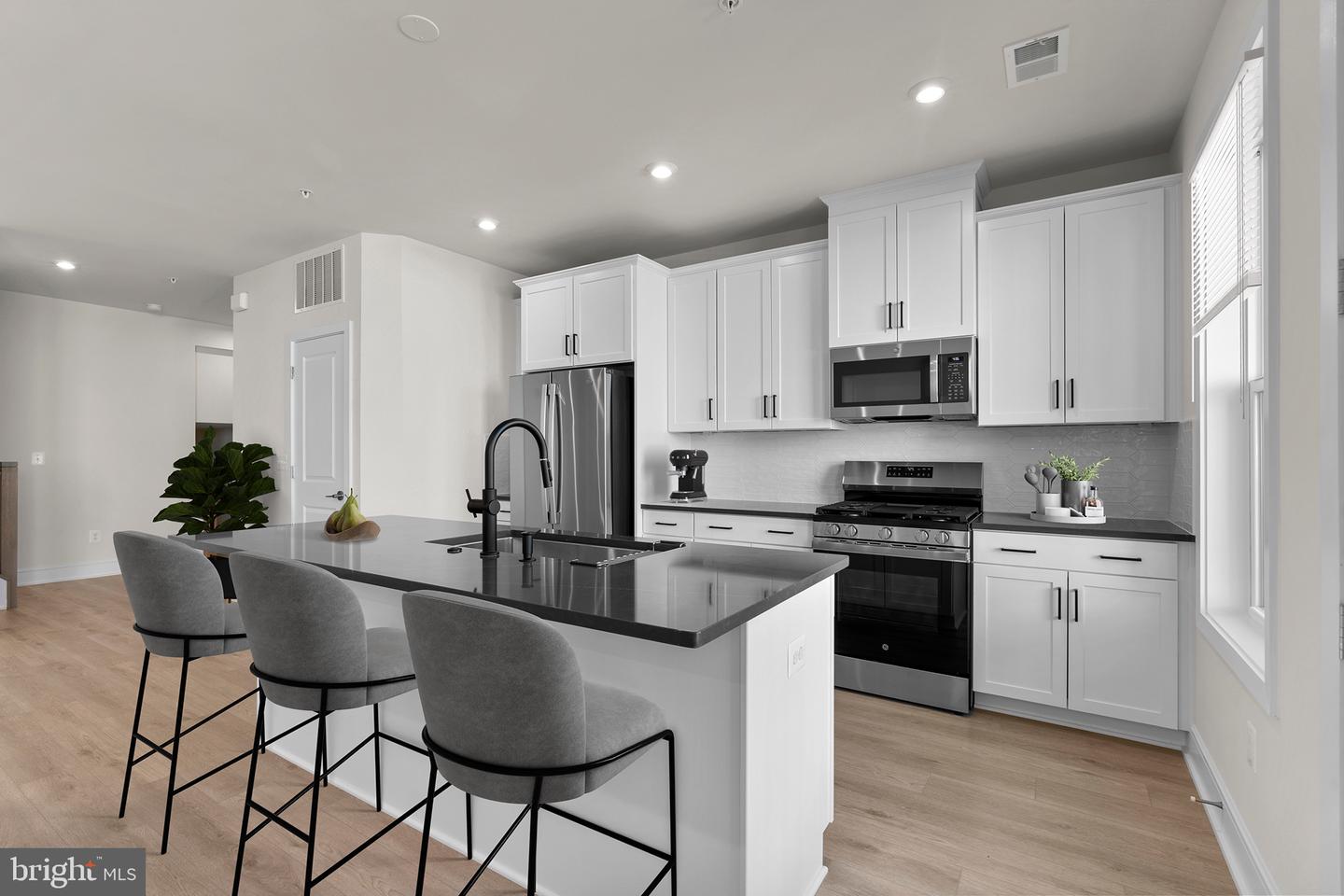 43290 Farringdon Sq