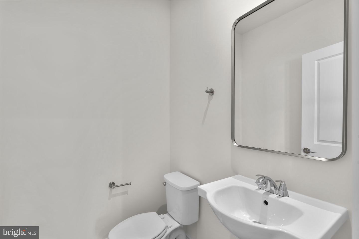 43290 Farringdon Sq