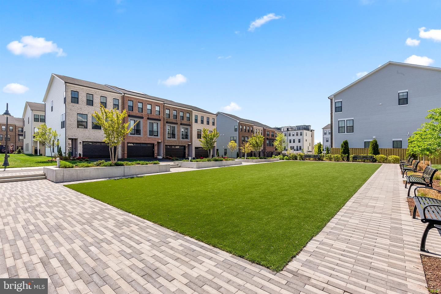 43290 Farringdon Sq