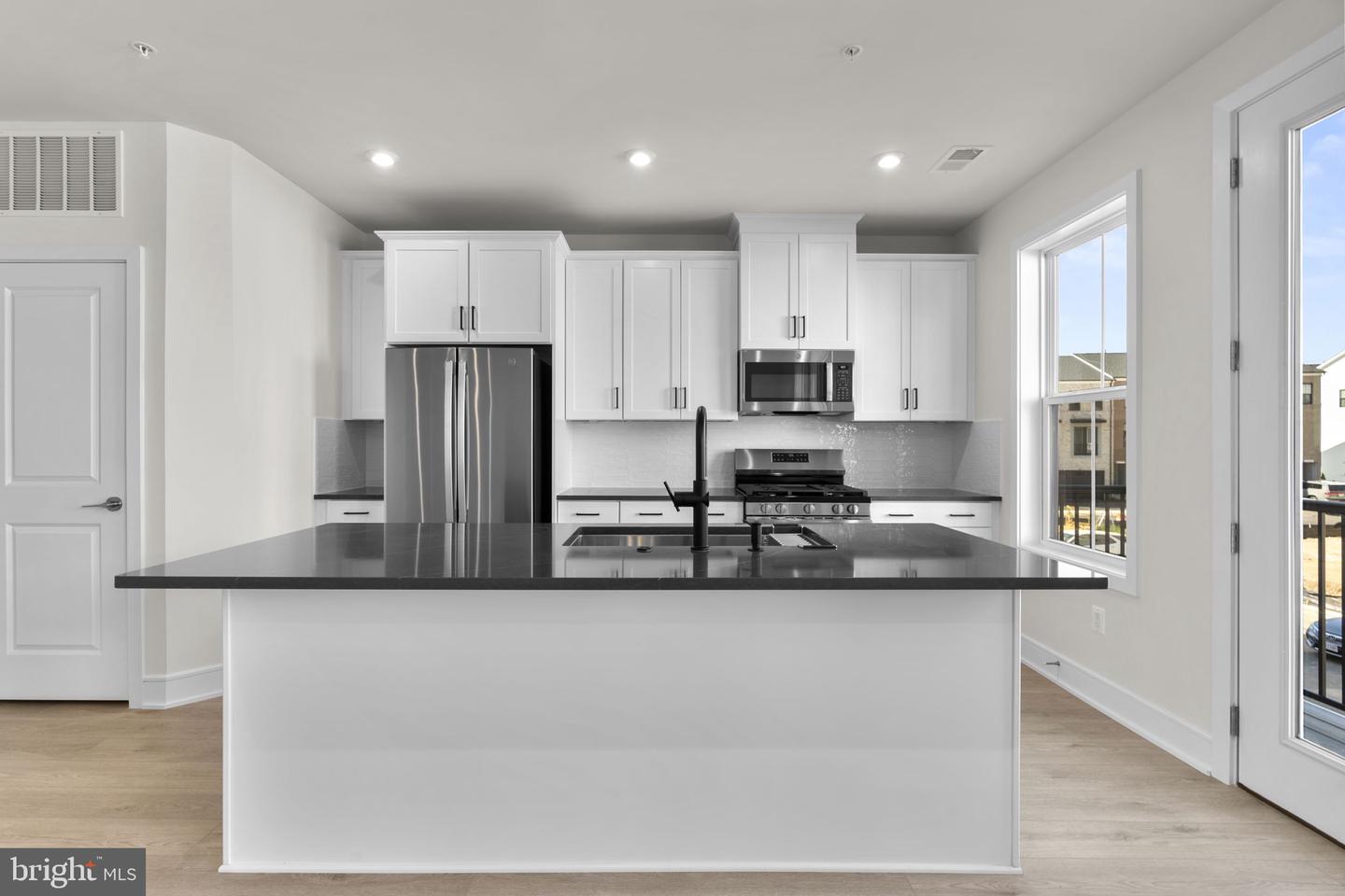 43290 Farringdon Sq