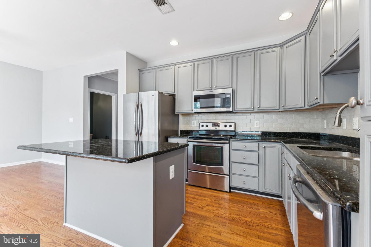 106 Misty Pond Ter