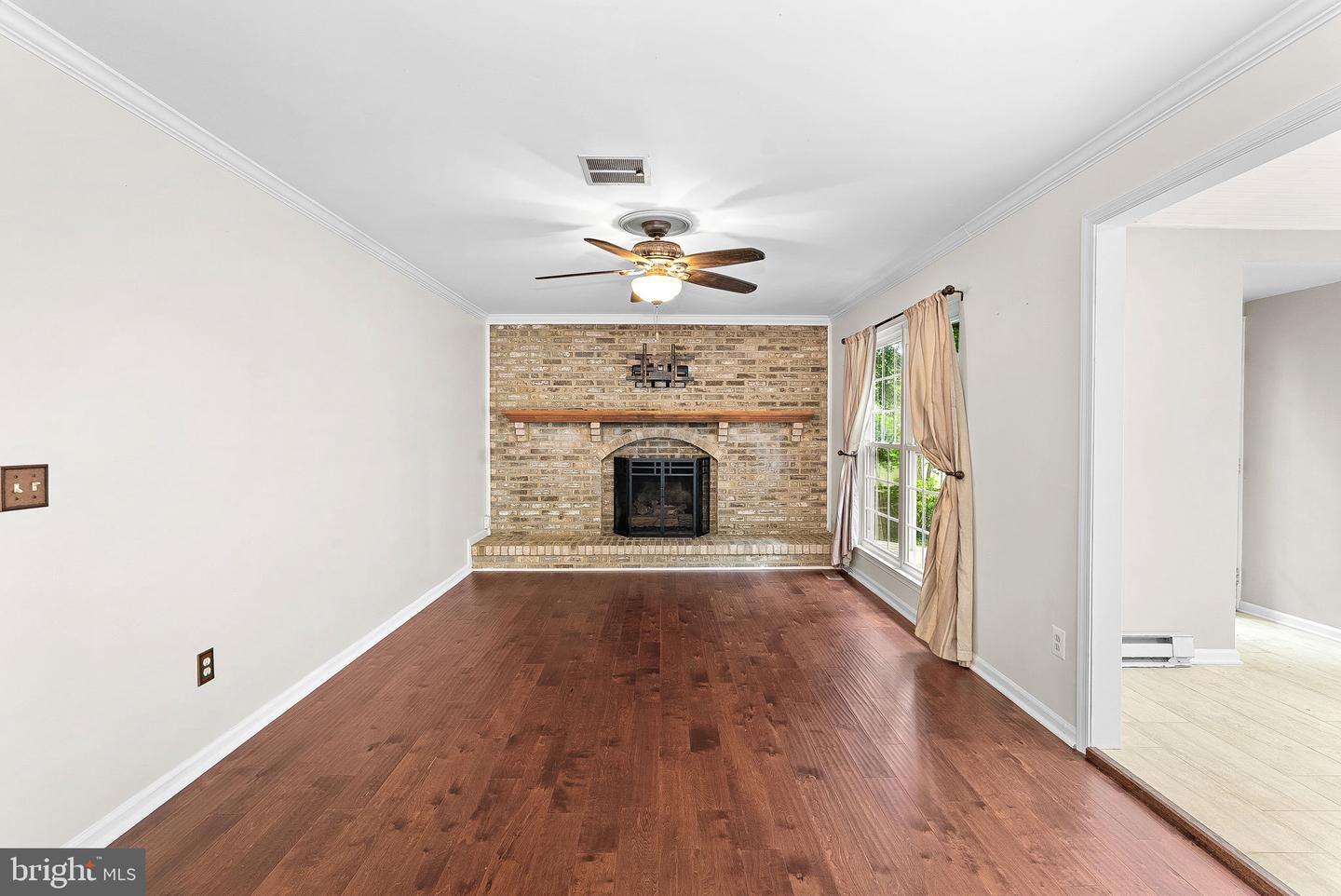 6 S LOWERY CT S
