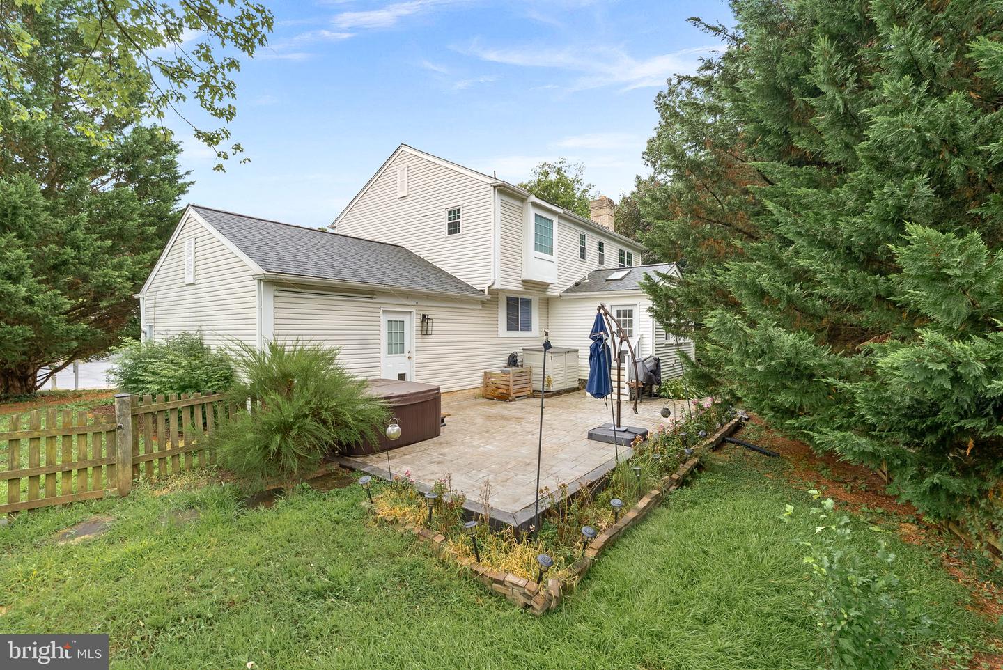 6 S LOWERY CT S