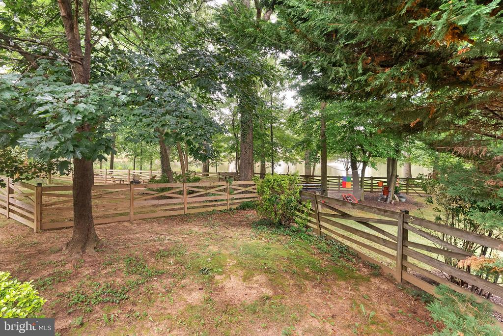 6 S LOWERY CT S