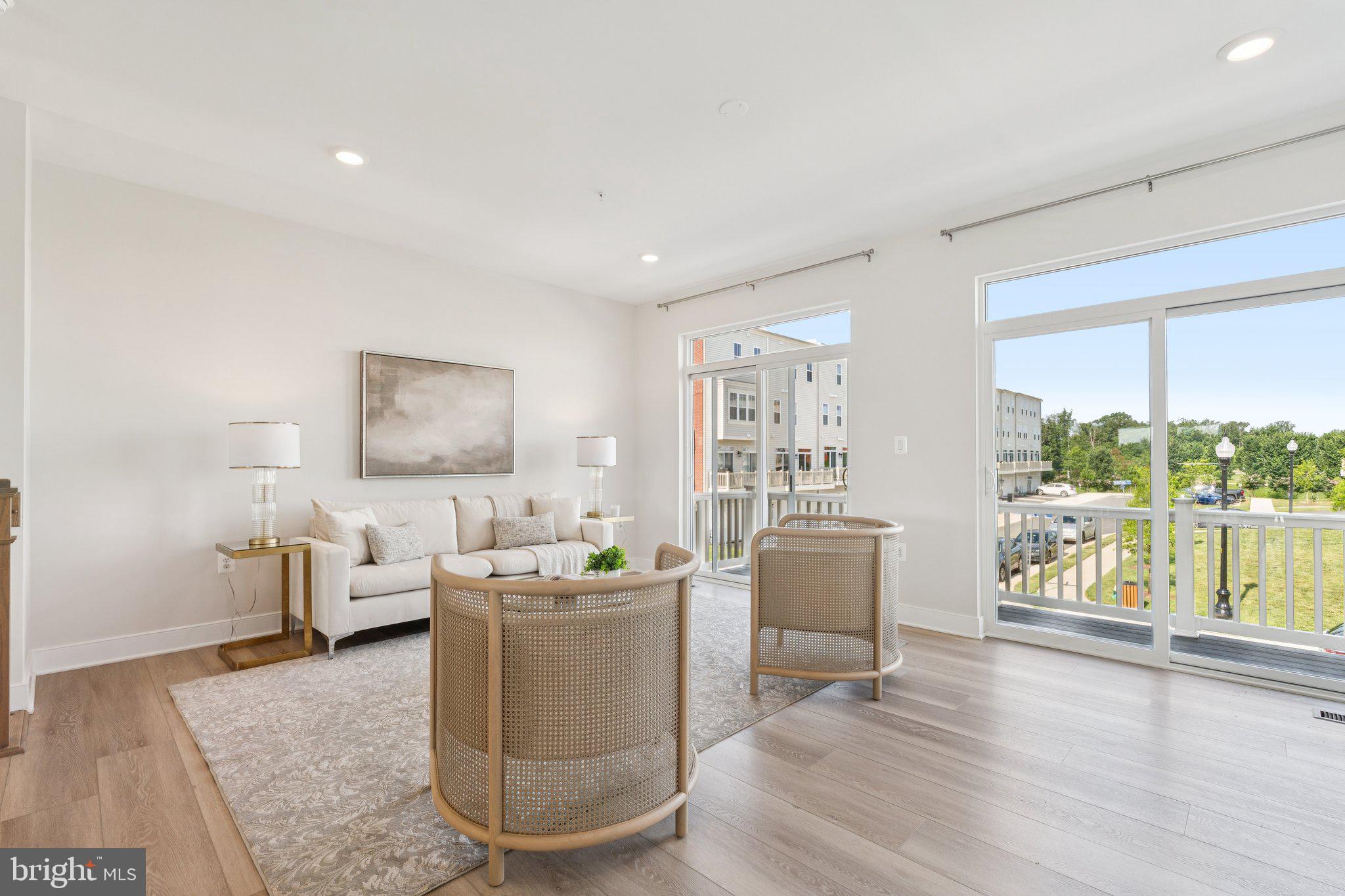 23162 Horseshoe Trail Sq