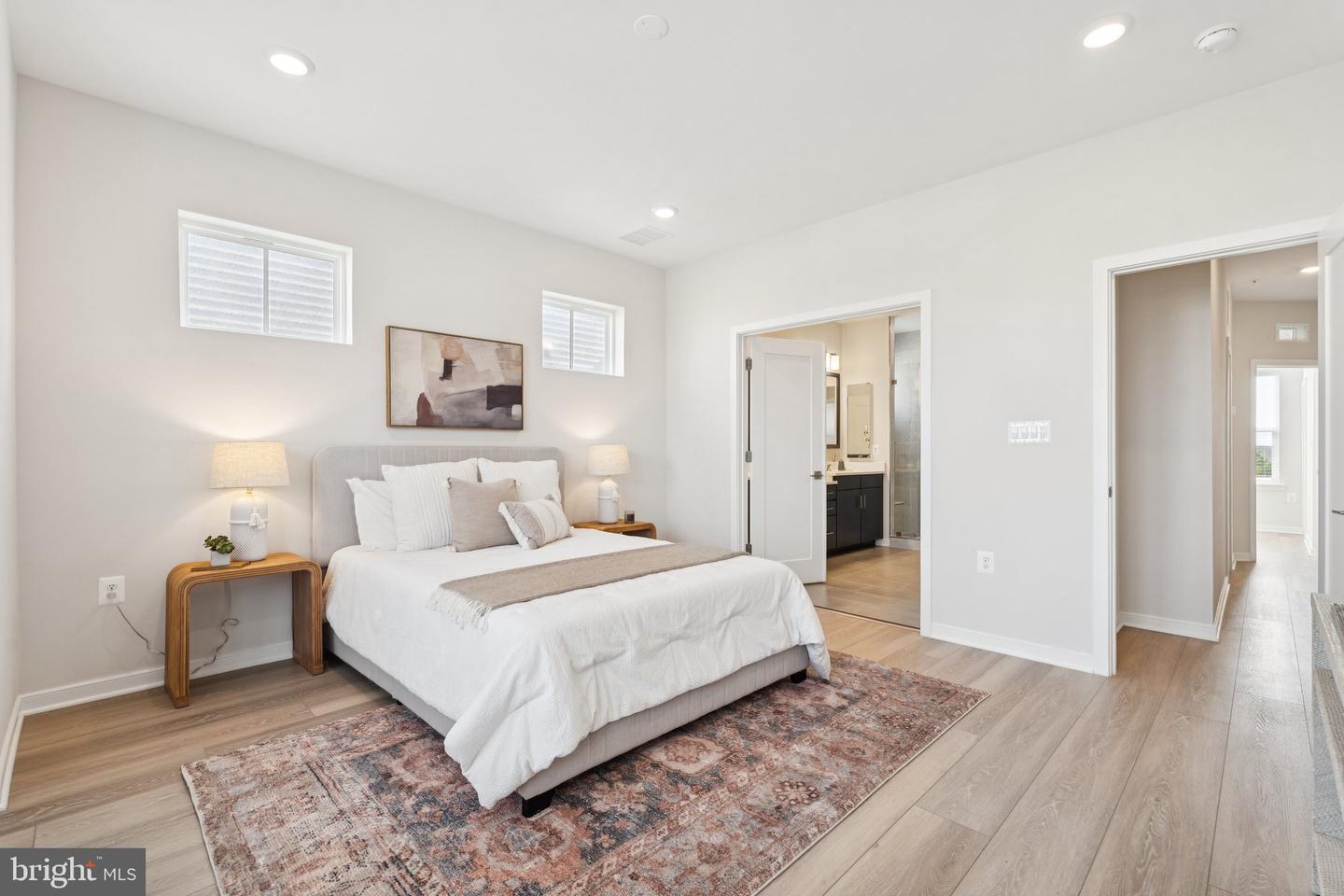 23162 Horseshoe Trail Sq