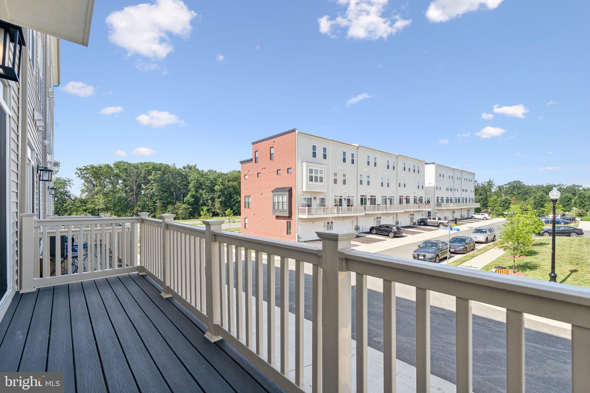 23162 Horseshoe Trail Sq