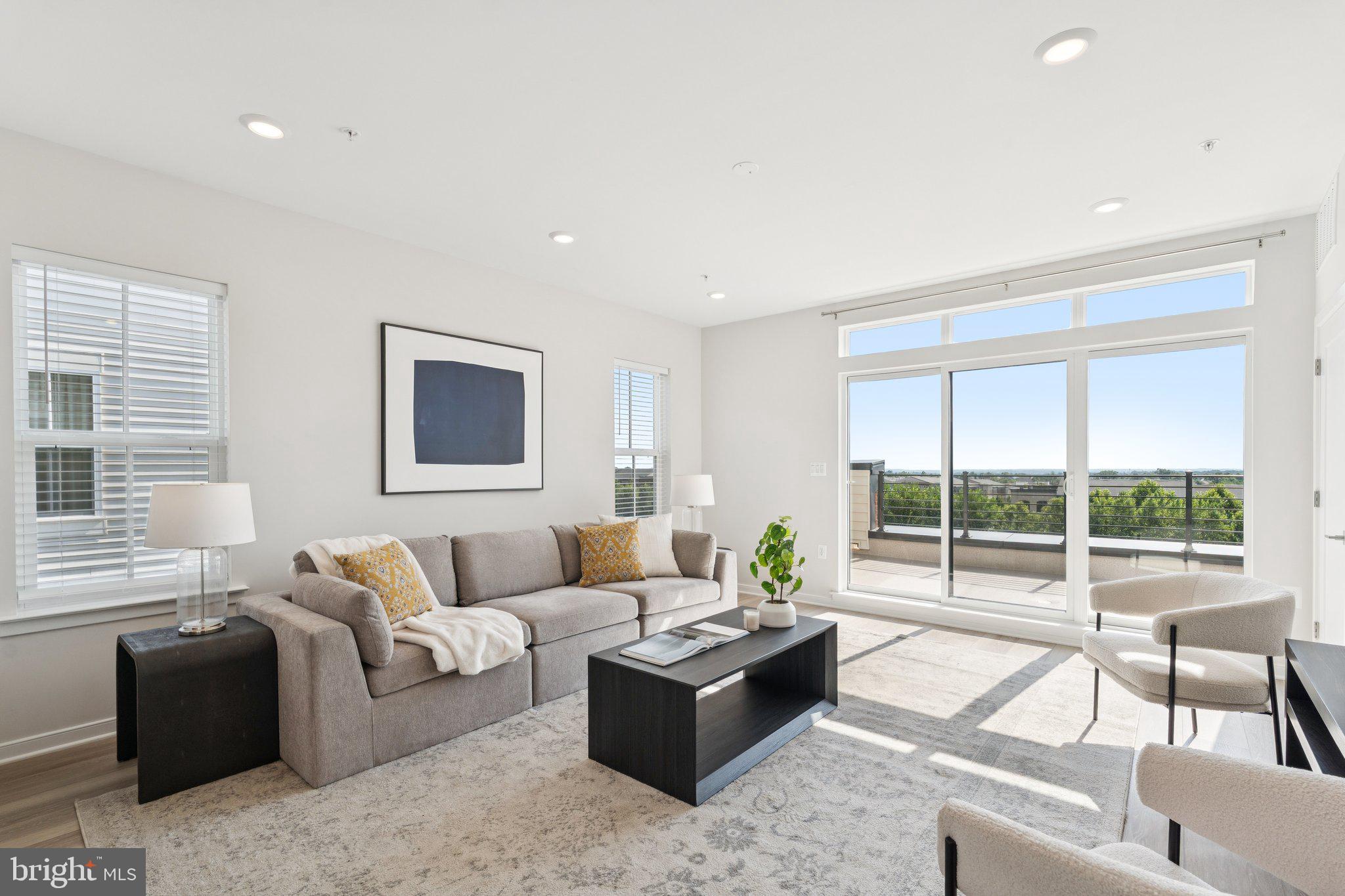 23162 Horseshoe Trail Sq