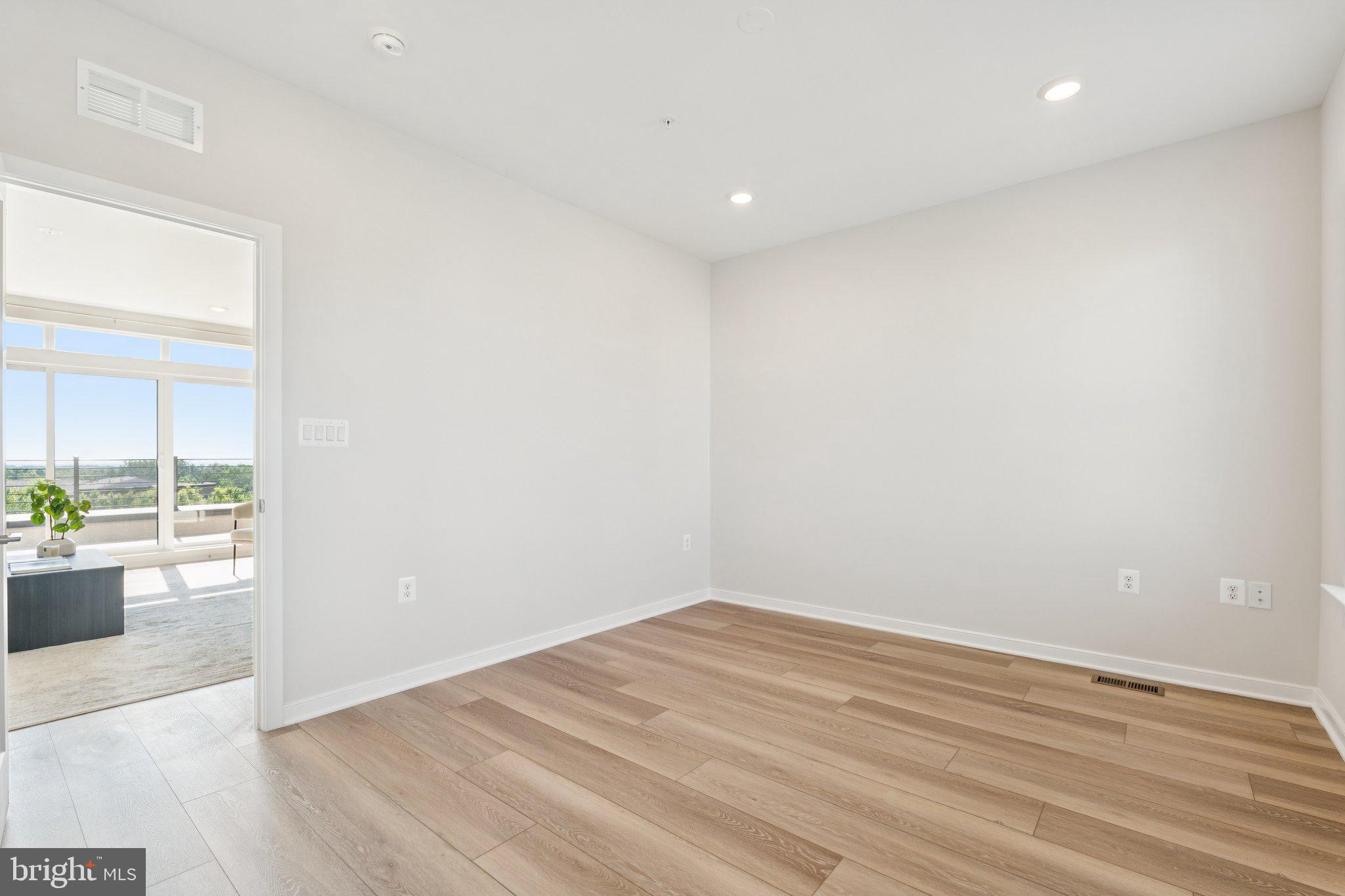 23162 Horseshoe Trail Sq