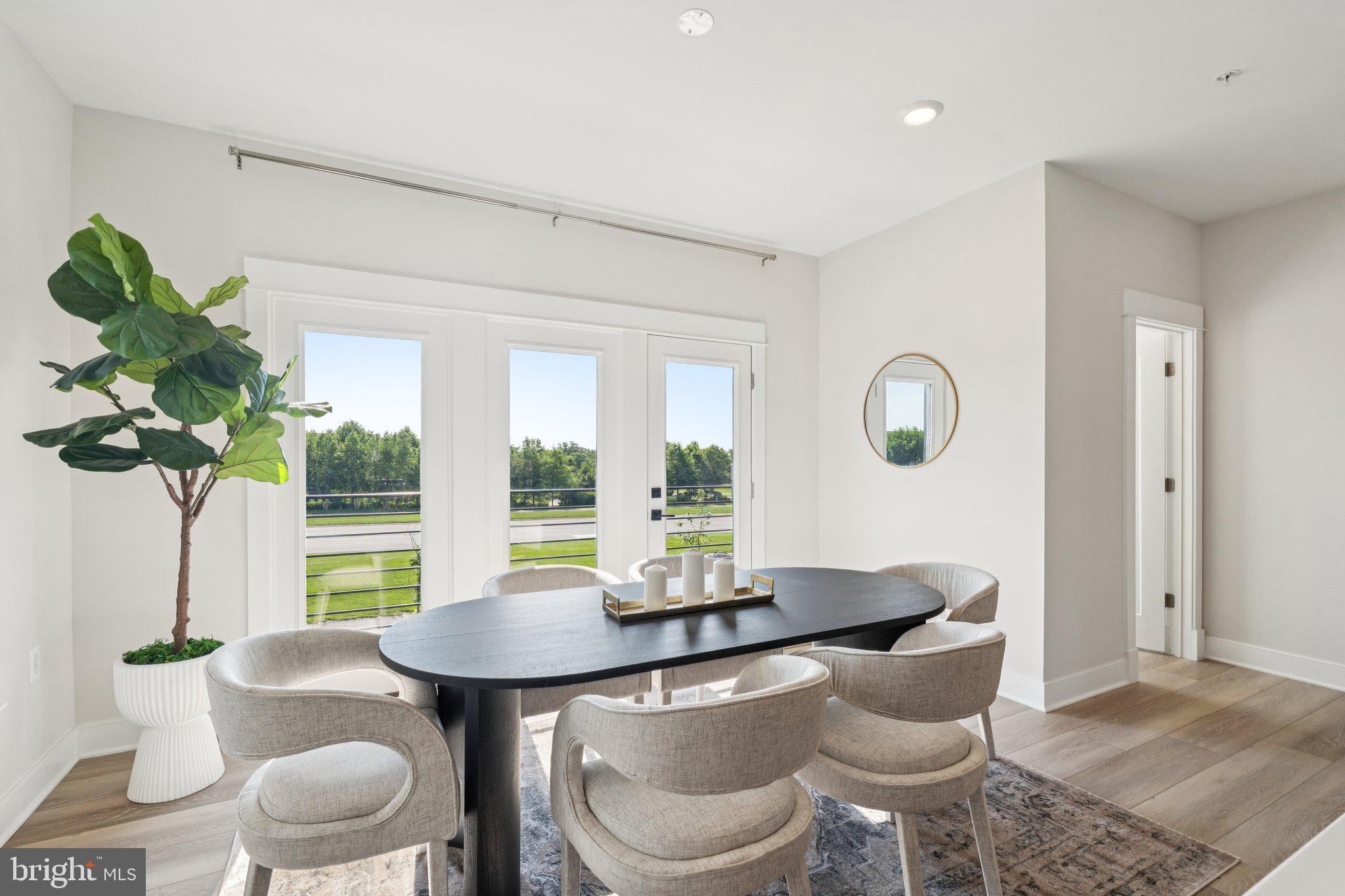 23162 Horseshoe Trail Sq