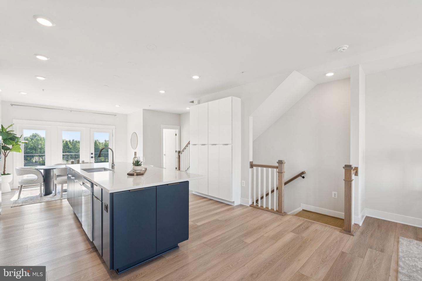 23162 Horseshoe Trail Sq