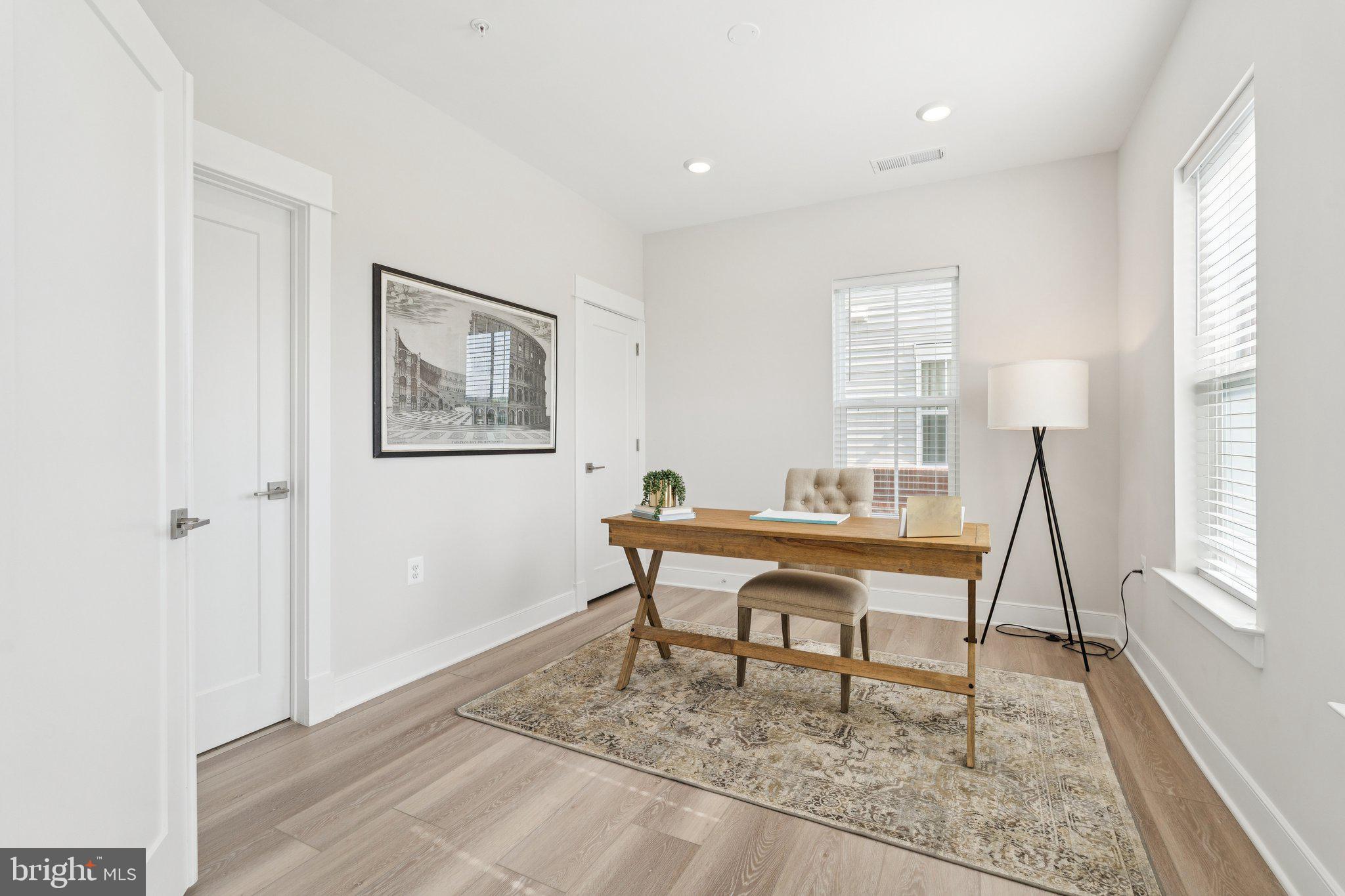 23162 Horseshoe Trail Sq