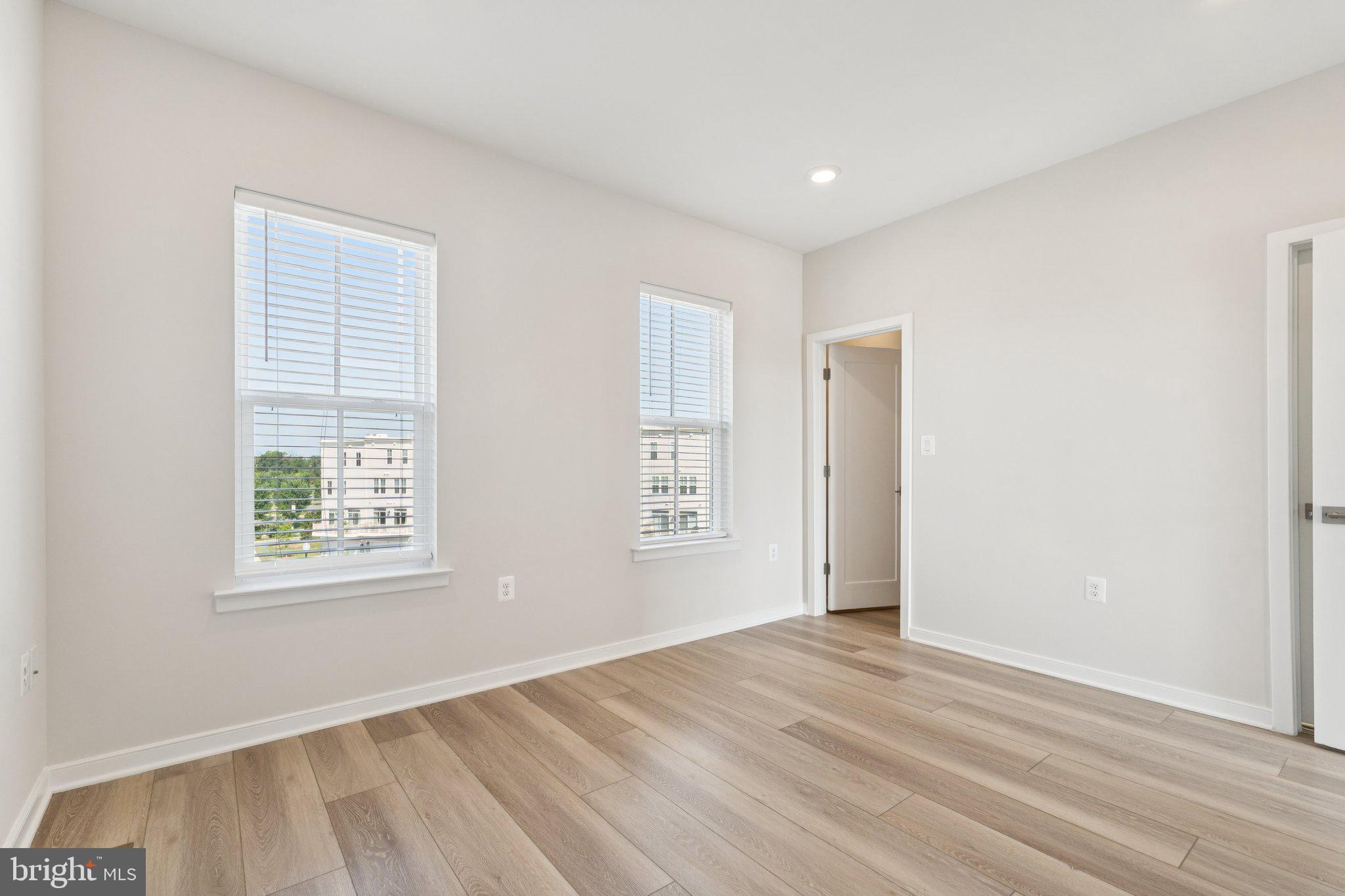 23162 Horseshoe Trail Sq