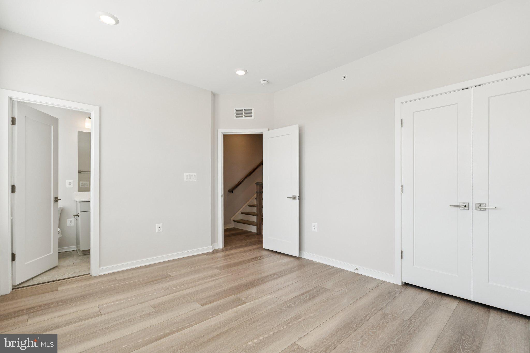 23162 Horseshoe Trail Sq