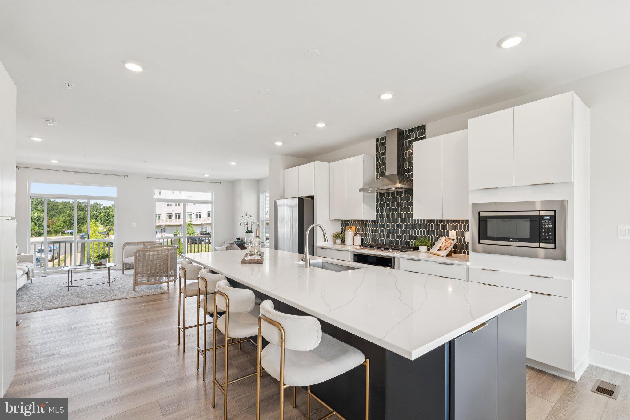 23162 Horseshoe Trail Sq