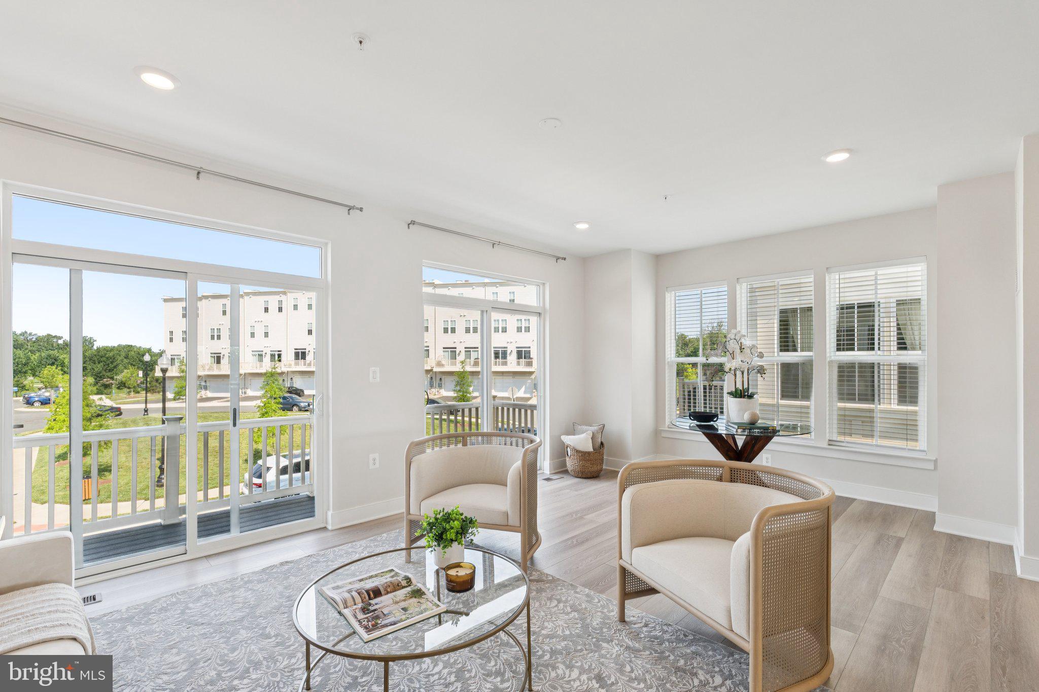 23162 Horseshoe Trail Sq