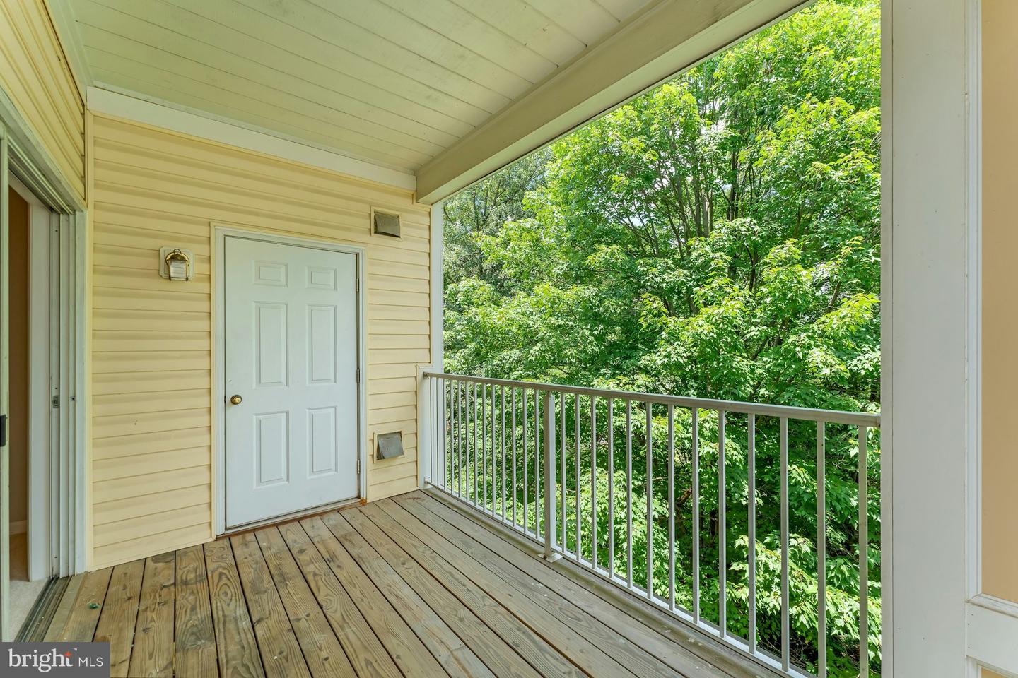 20933 Cedarpost Sq #303