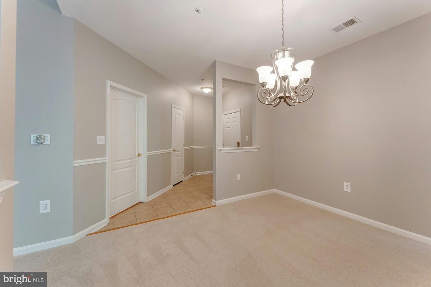 20933 Cedarpost Sq #303
