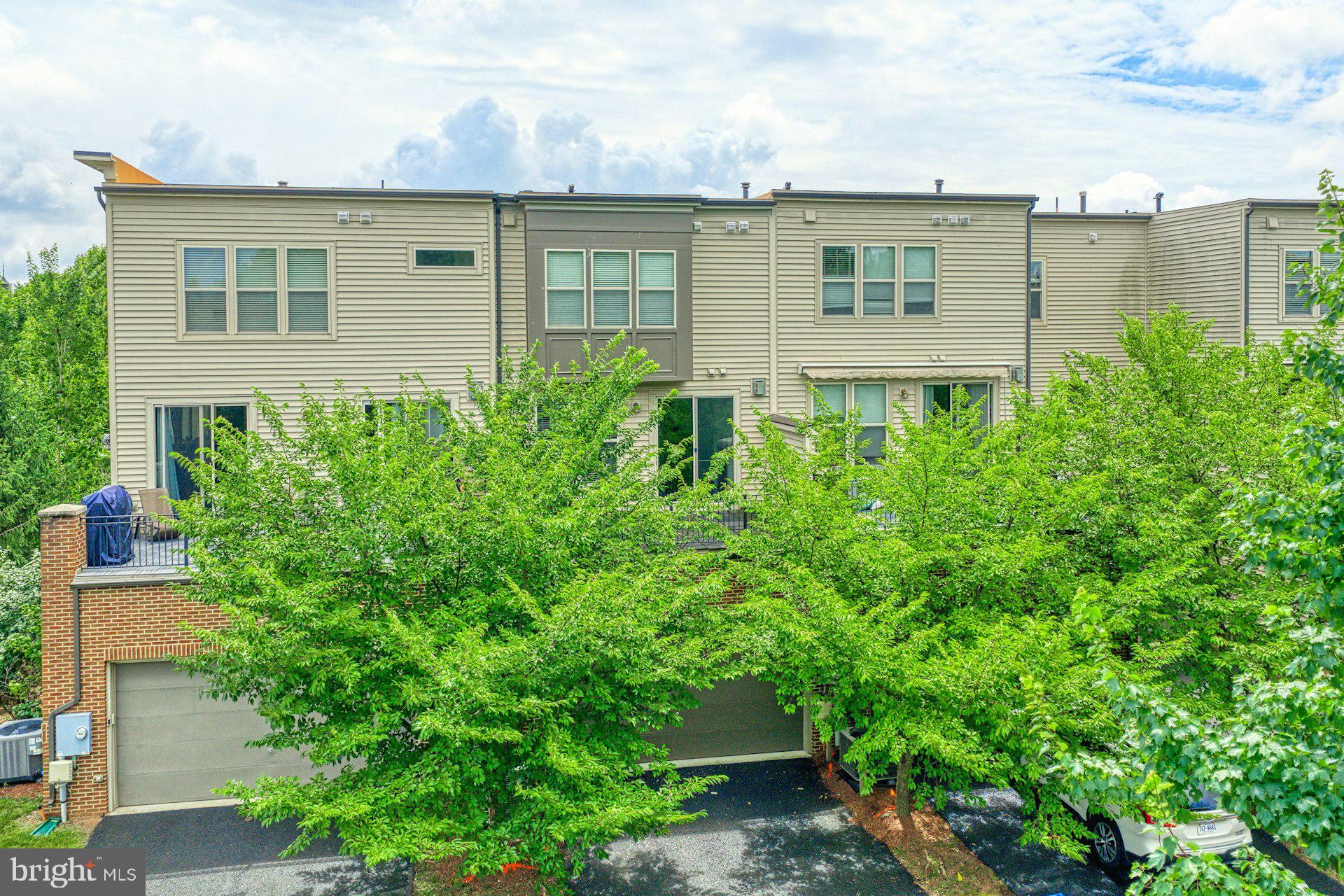 22816 Goldsborough Ter