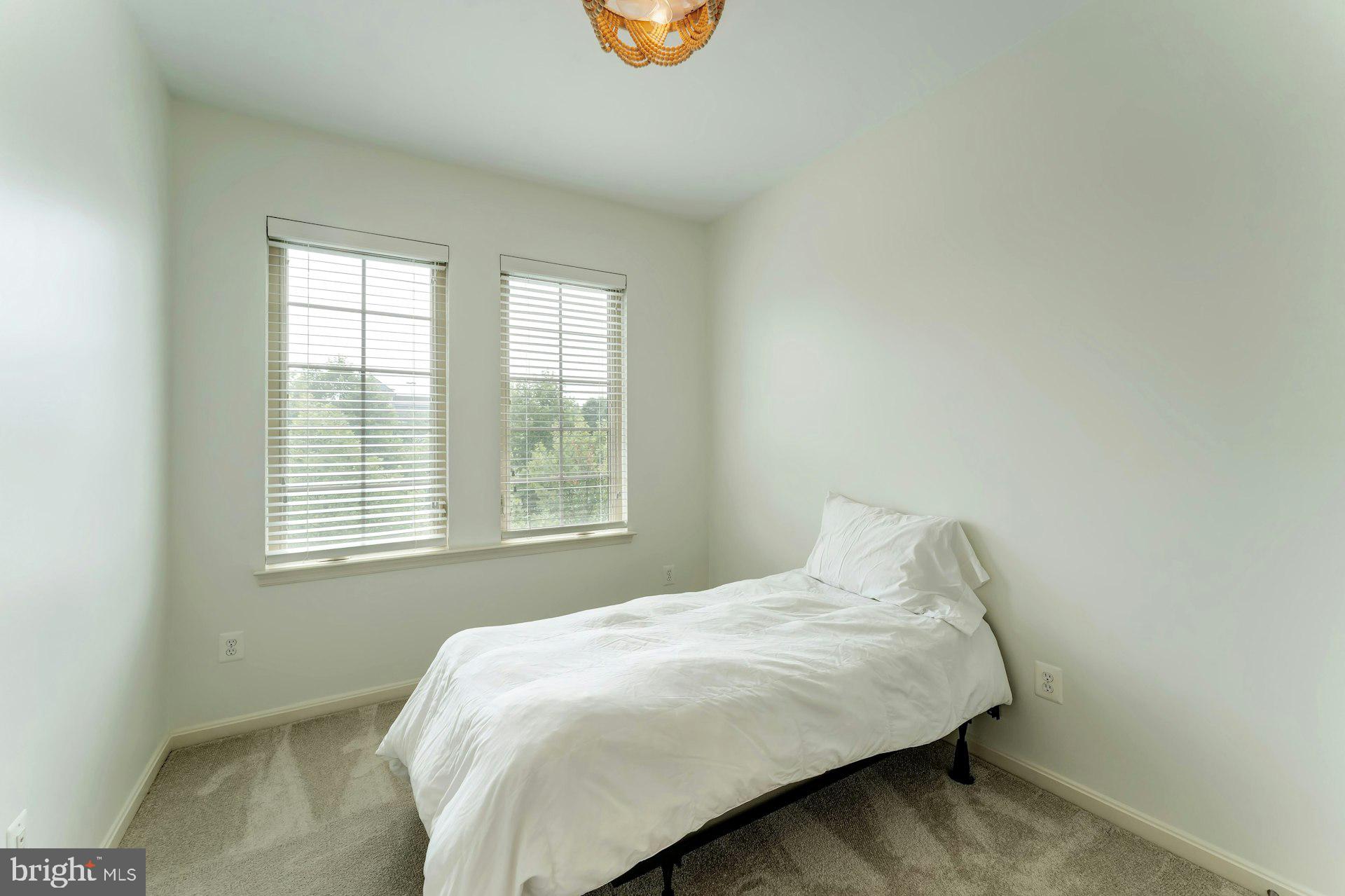 22816 Goldsborough Ter