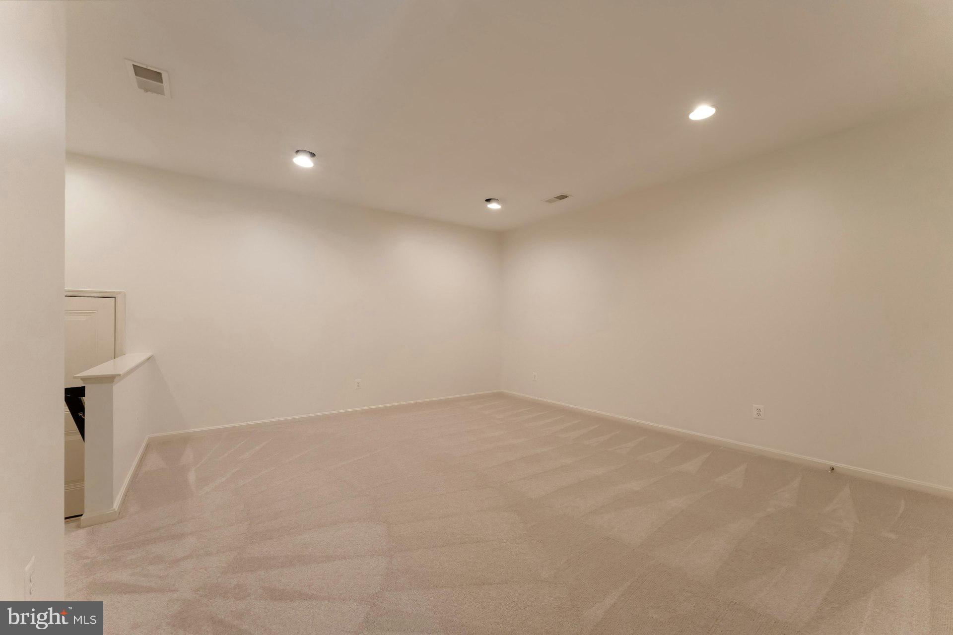 22816 Goldsborough Ter