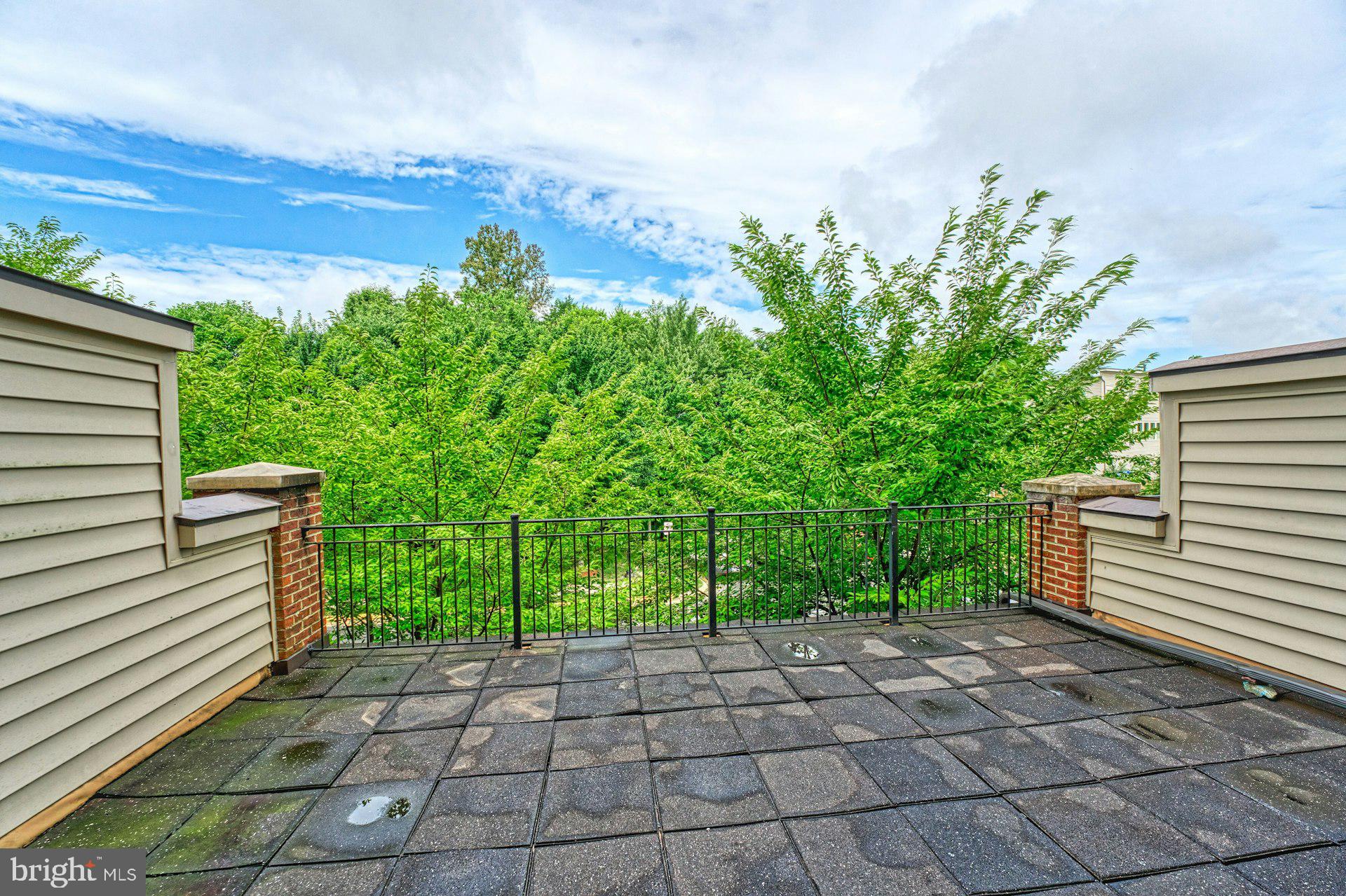 22816 Goldsborough Ter