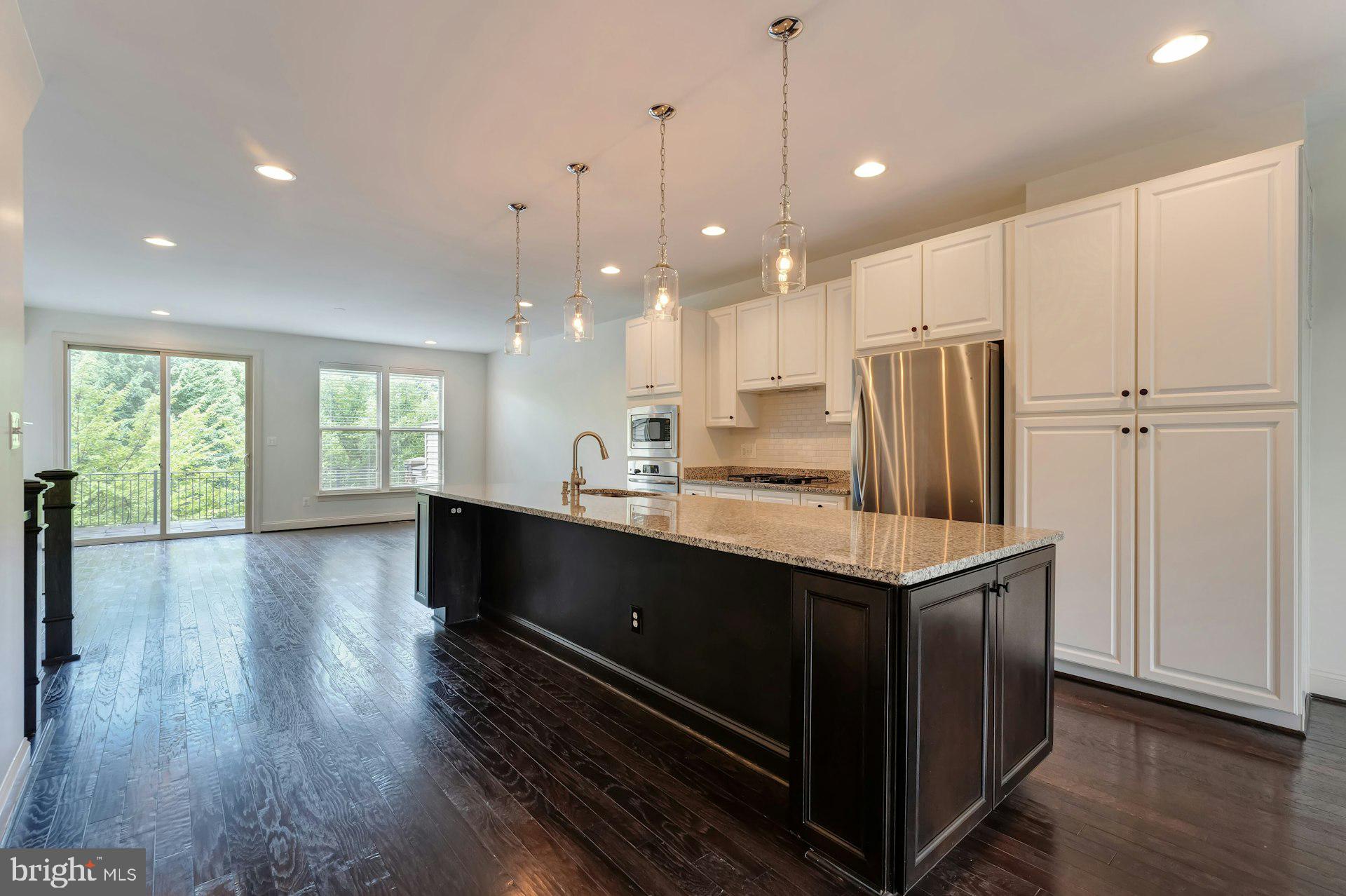 22816 Goldsborough Ter