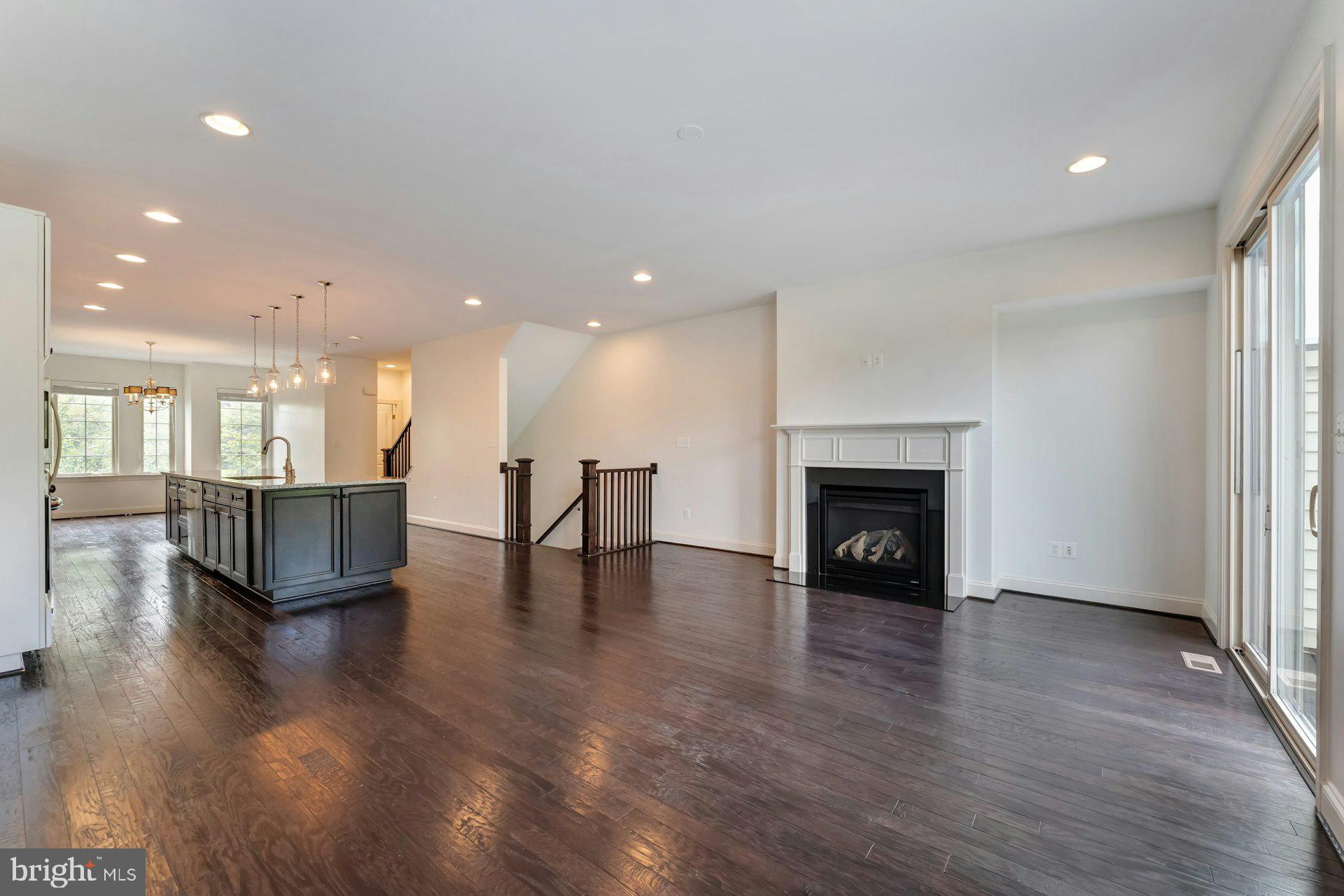 22816 Goldsborough Ter