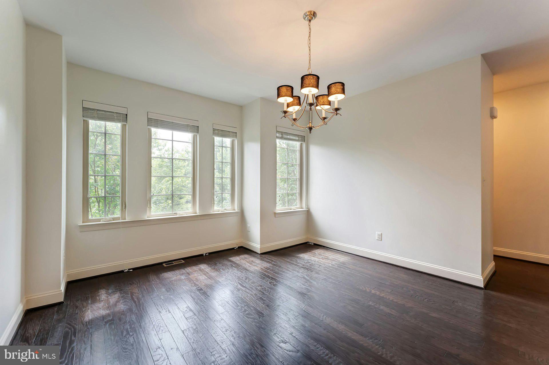 22816 Goldsborough Ter