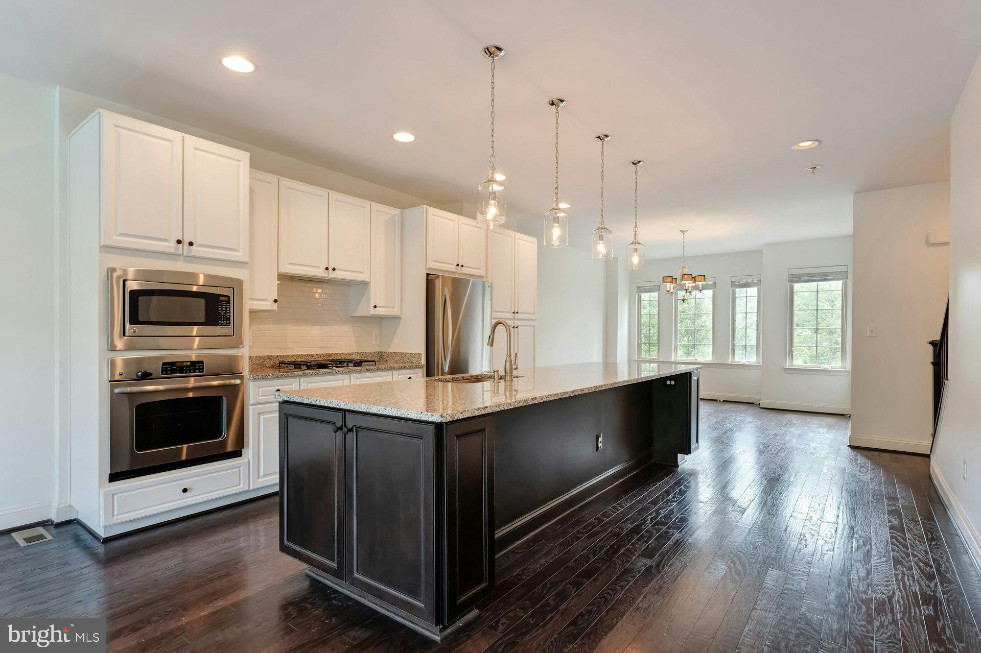 22816 Goldsborough Ter