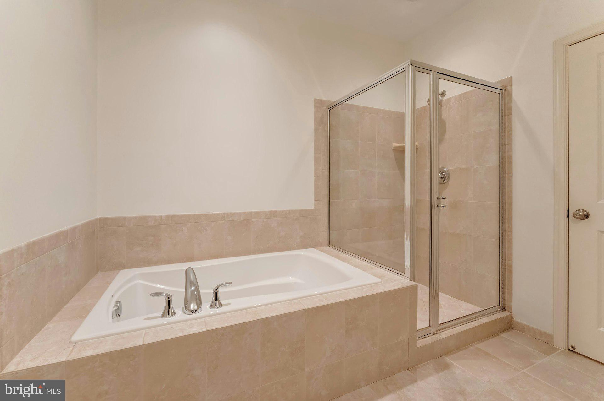 22816 Goldsborough Ter