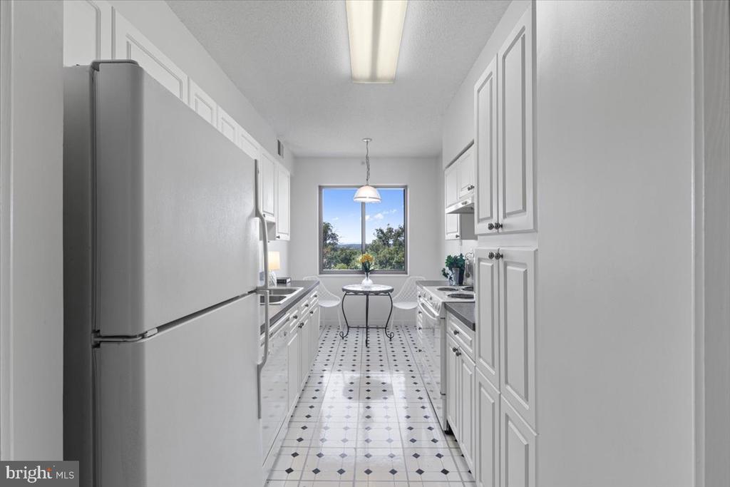 19365 CYPRESS RIDGE TER #720