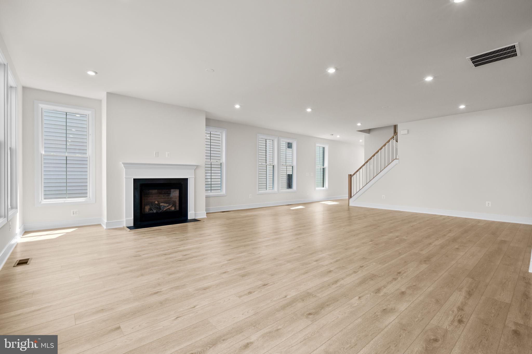 41883 Night Nurse Cir