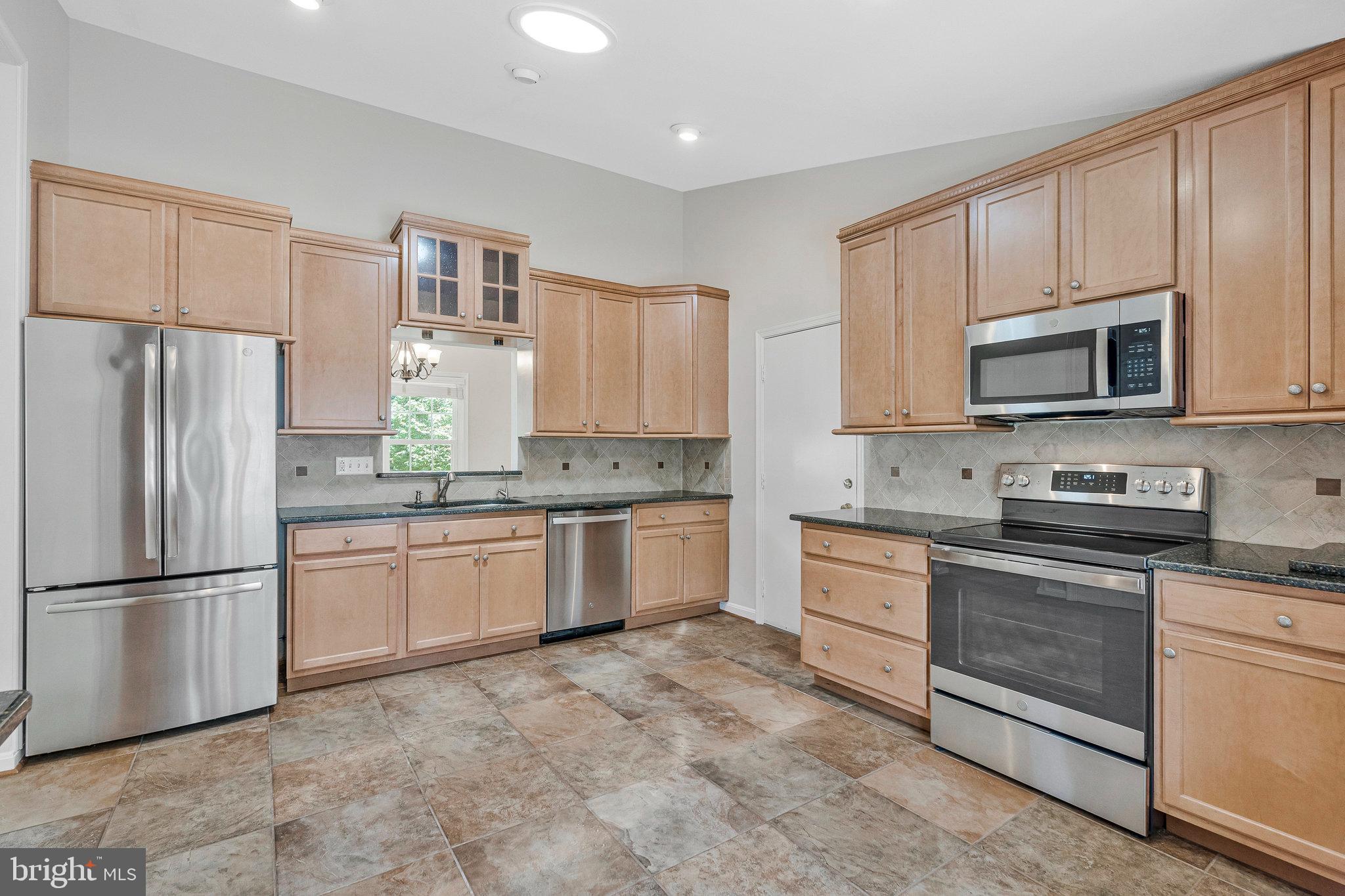 811 POTOMAC RIDGE COURT