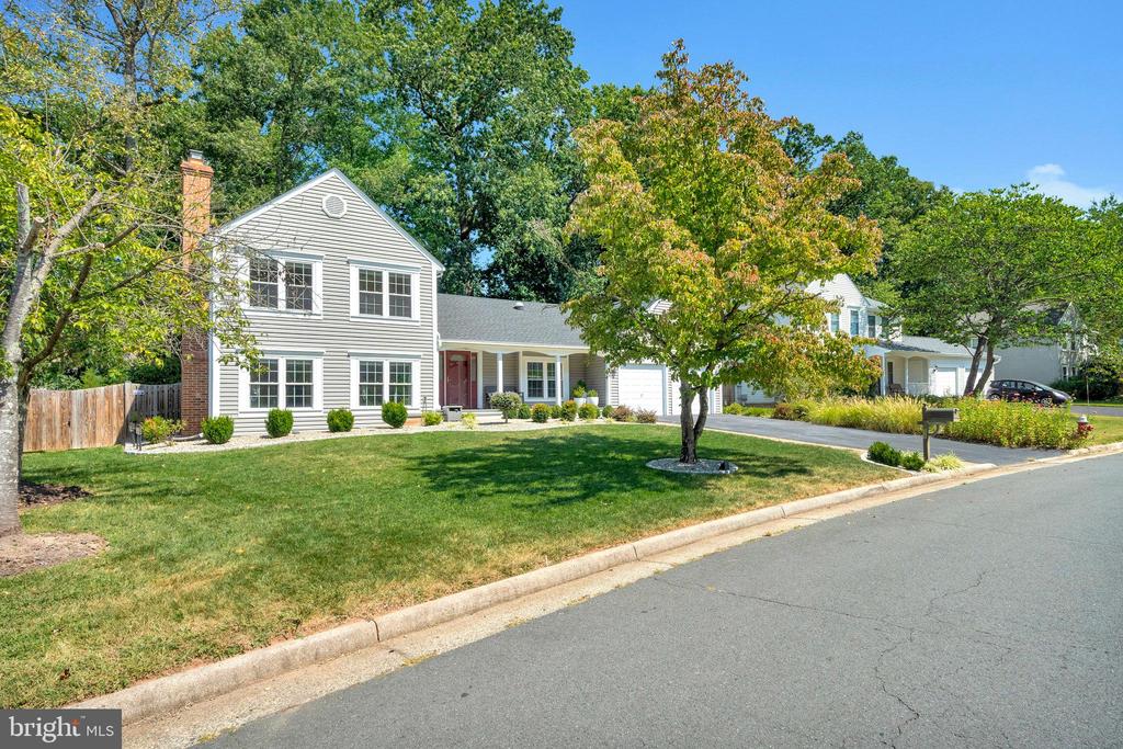 811 POTOMAC RIDGE COURT