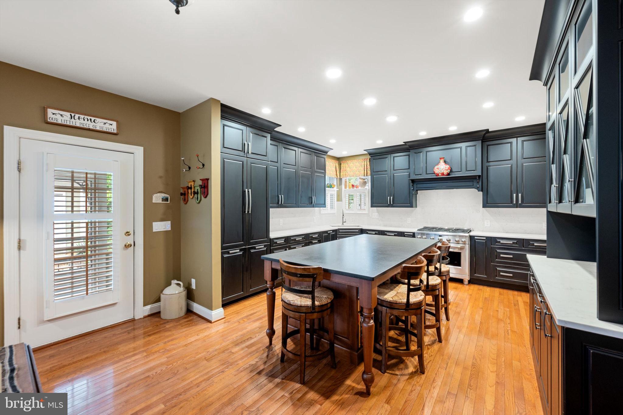 150 Amalfi Ct