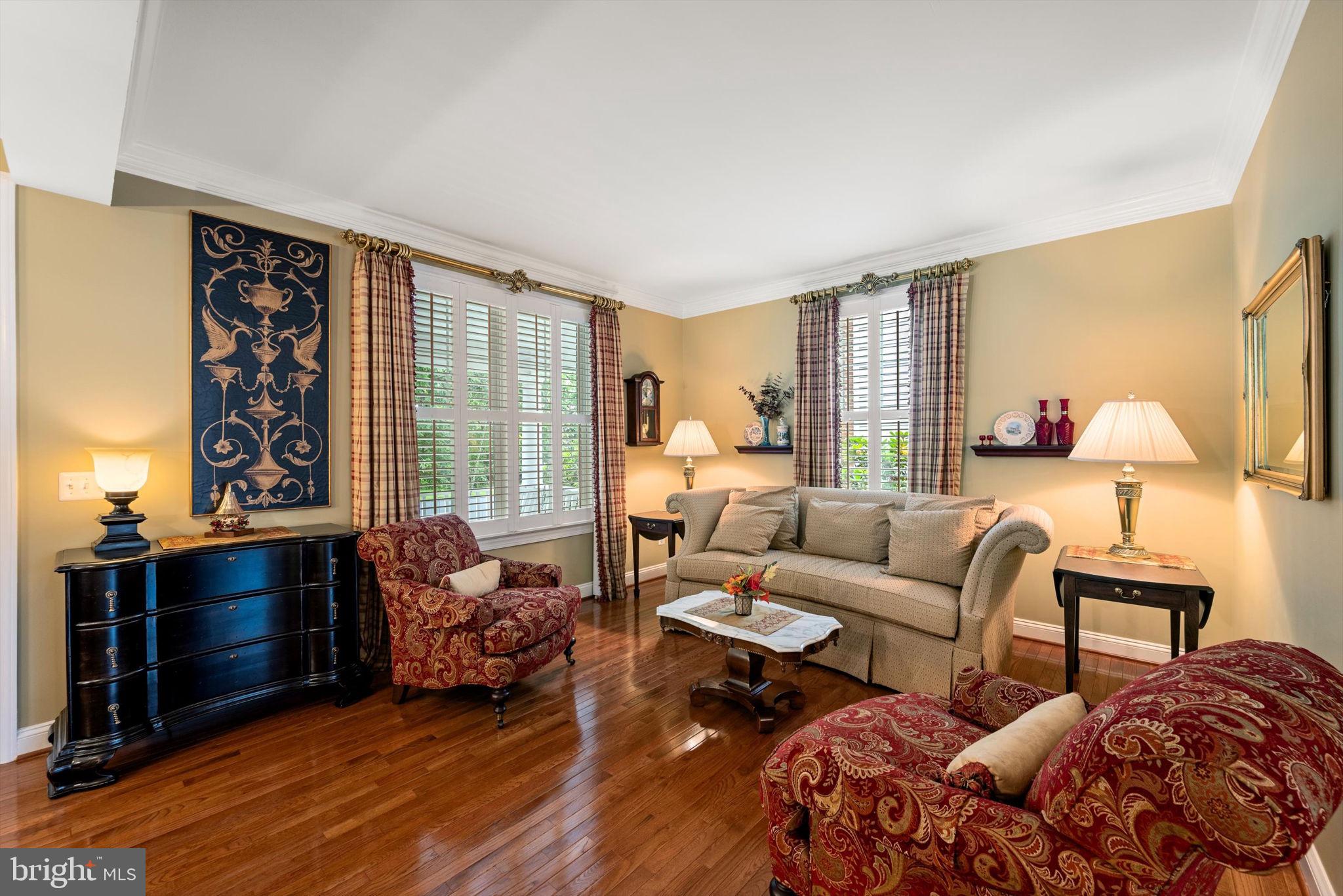 150 Amalfi Ct