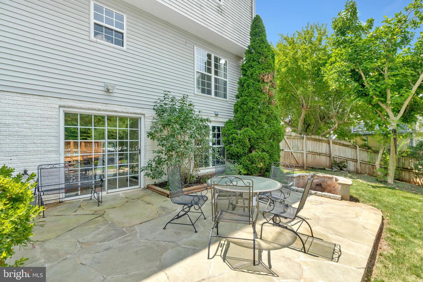 407 Tracy Ct NE