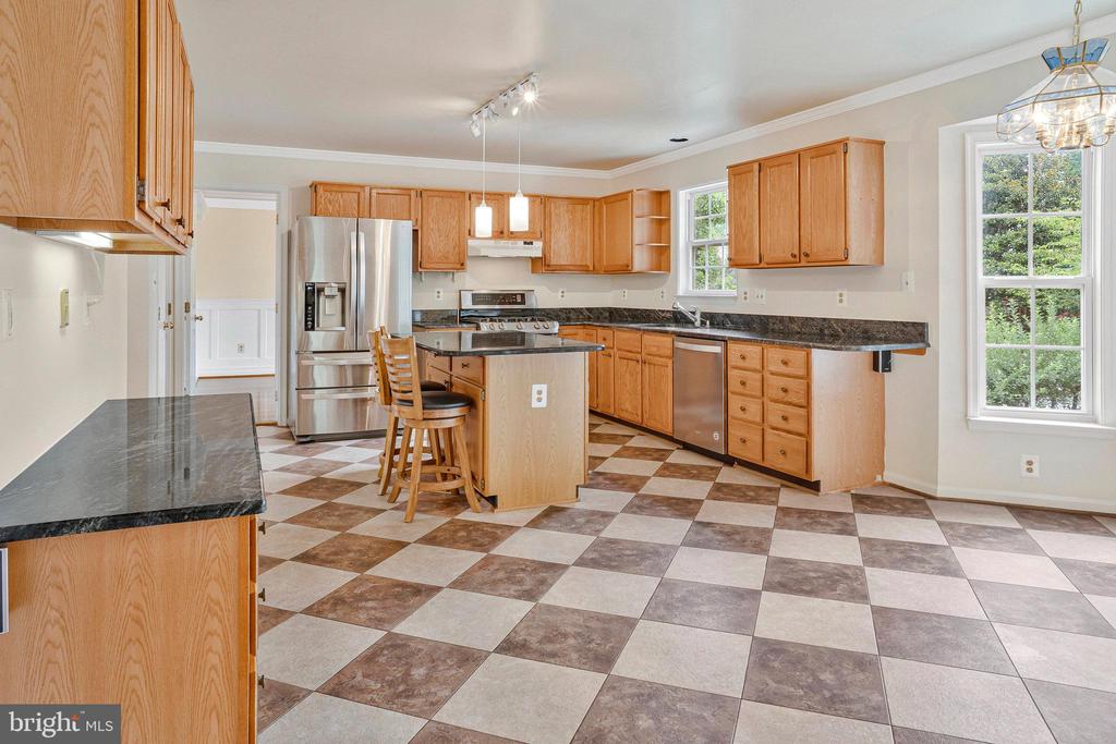 407 Tracy Ct NE