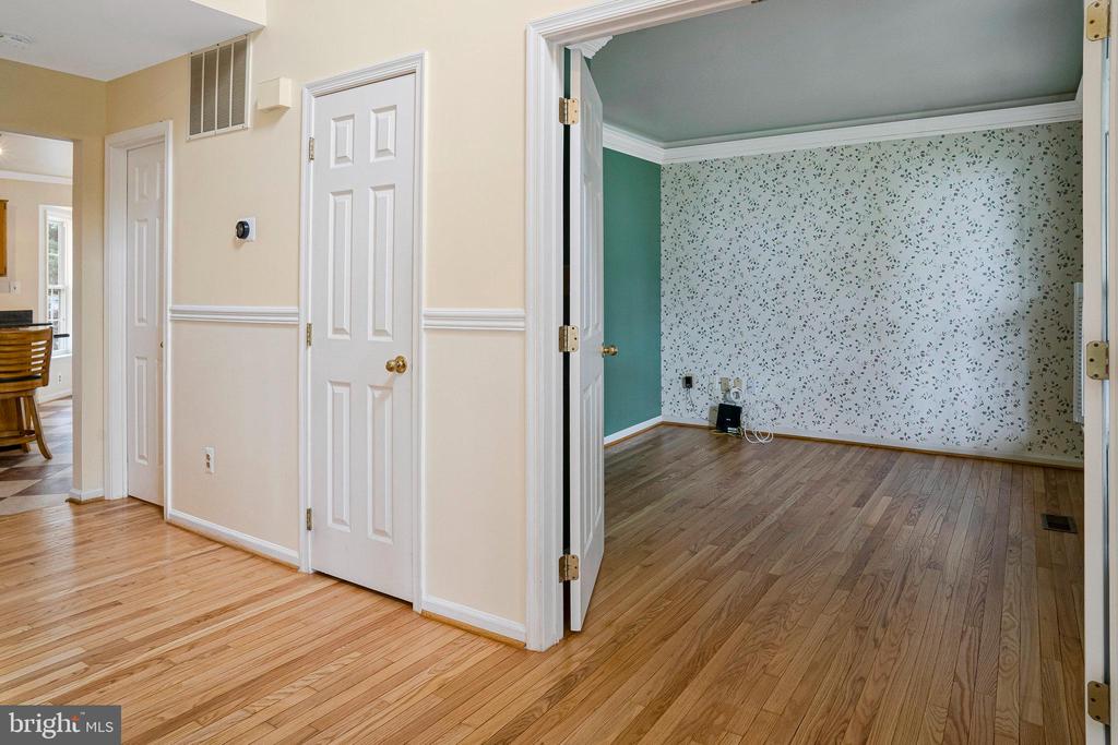 407 Tracy Ct NE