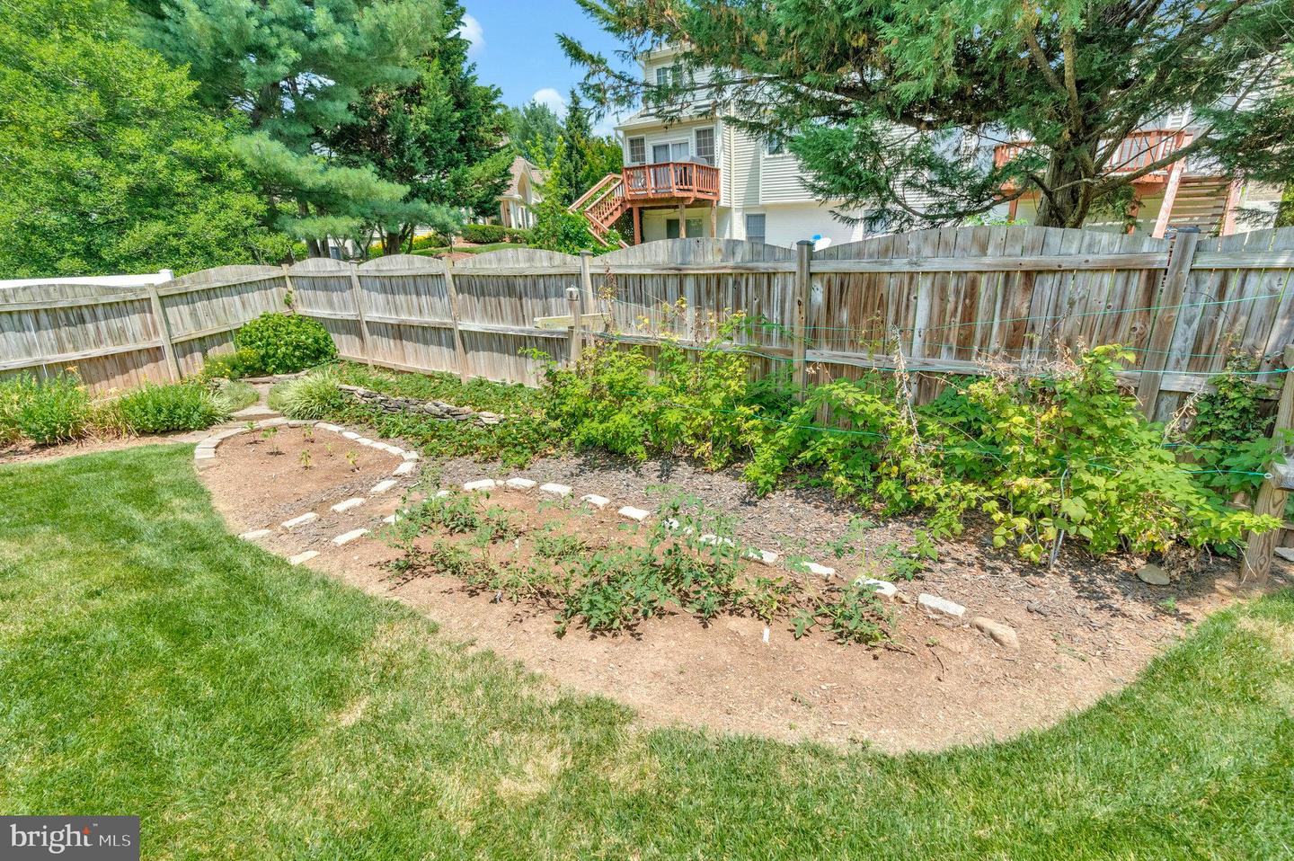 407 Tracy Ct NE
