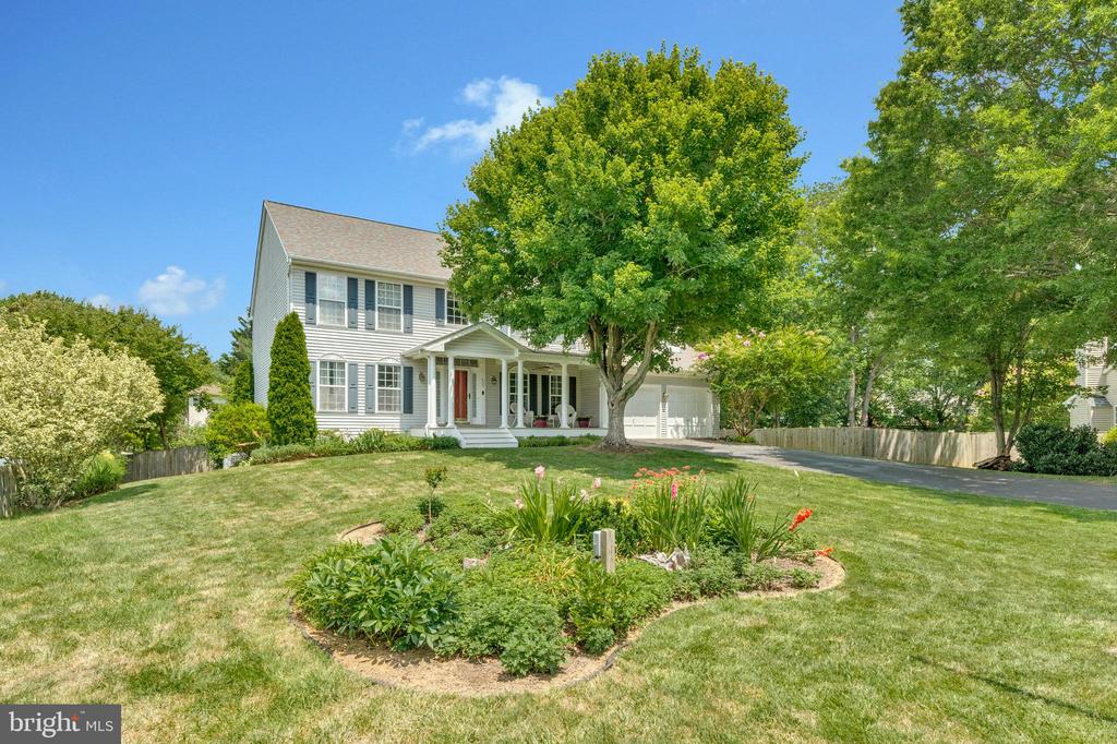 407 Tracy Ct NE