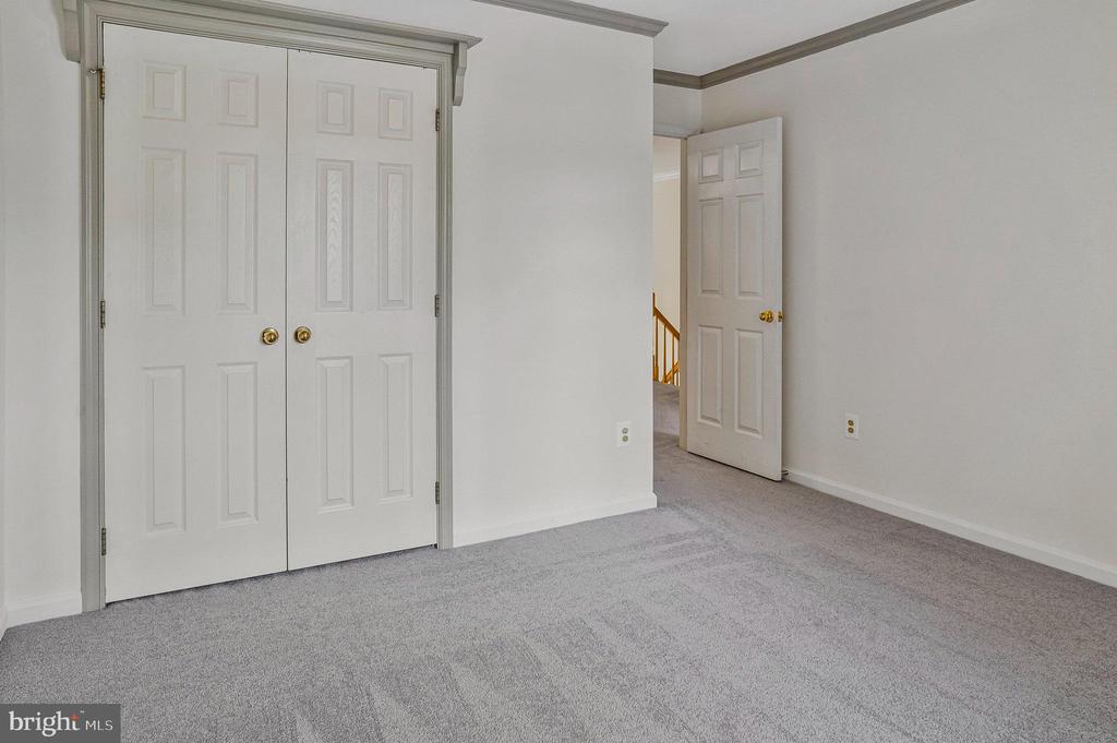 407 Tracy Ct NE