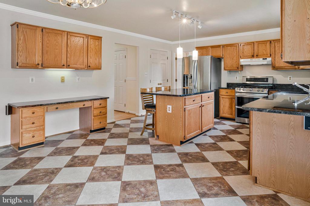 407 Tracy Ct NE