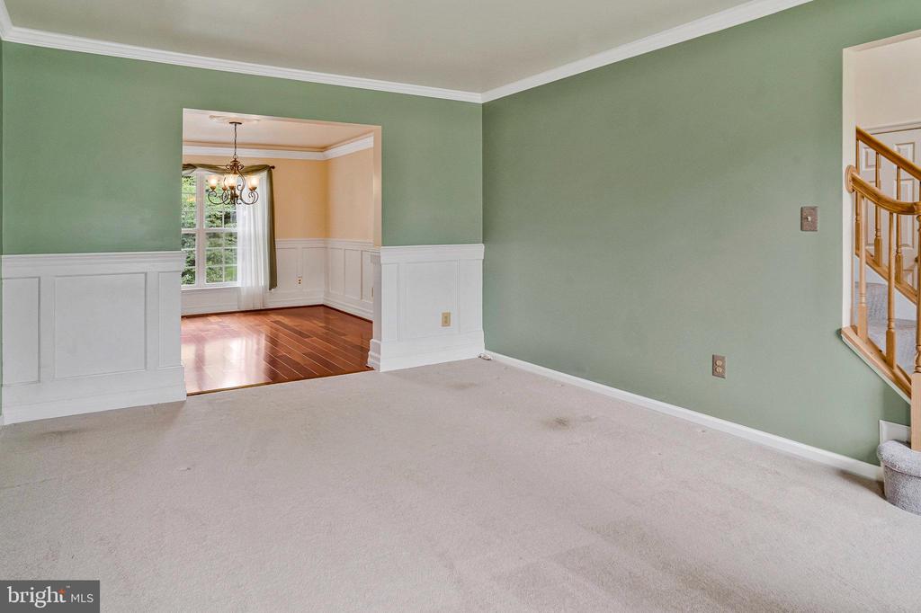 407 Tracy Ct NE